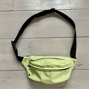Z by Zella Light Green Belt Bag Fanny Pack, Like New